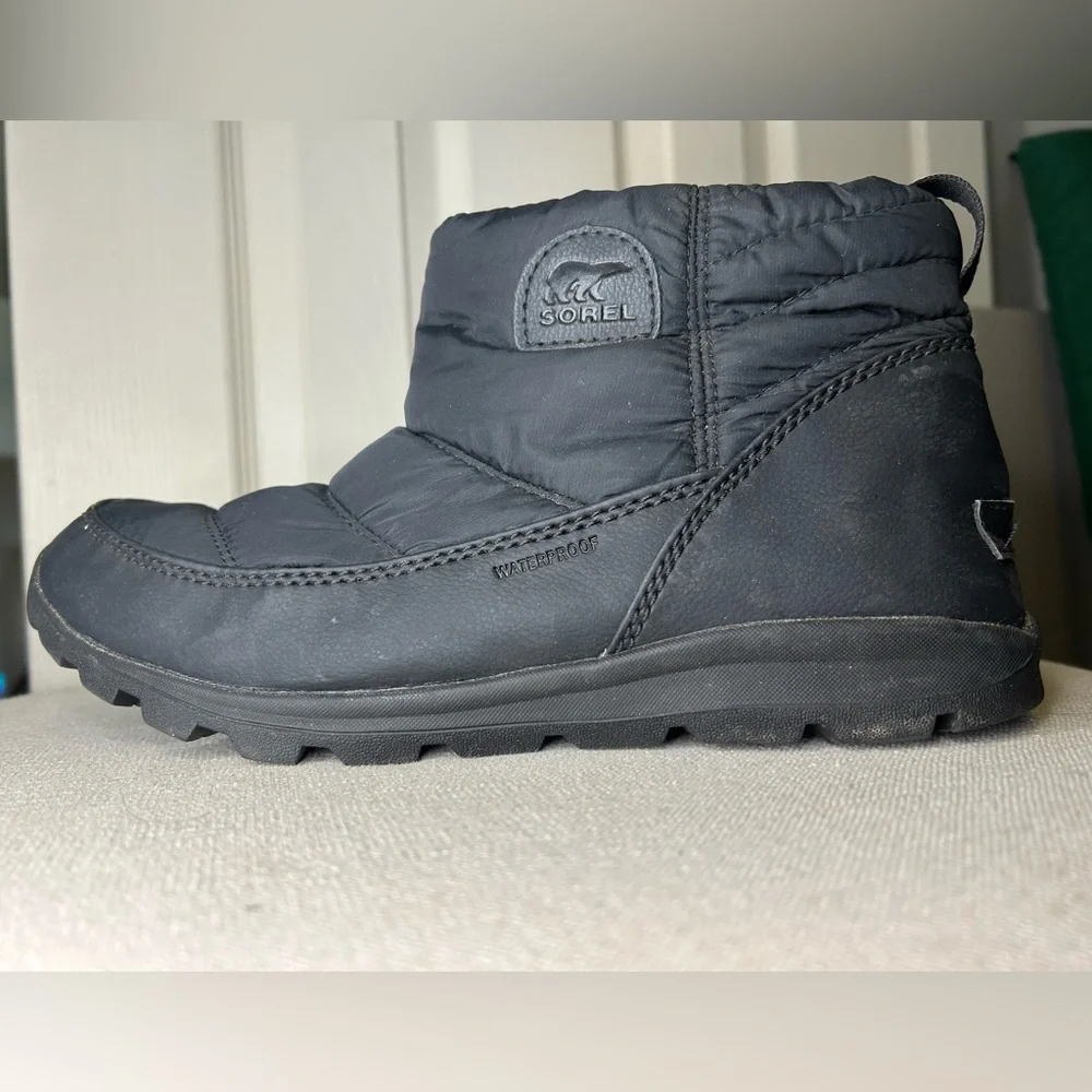 Sorel Women's Whitney Camp Waterproof Black Insulated Quilted Ankle Boots Sz 10